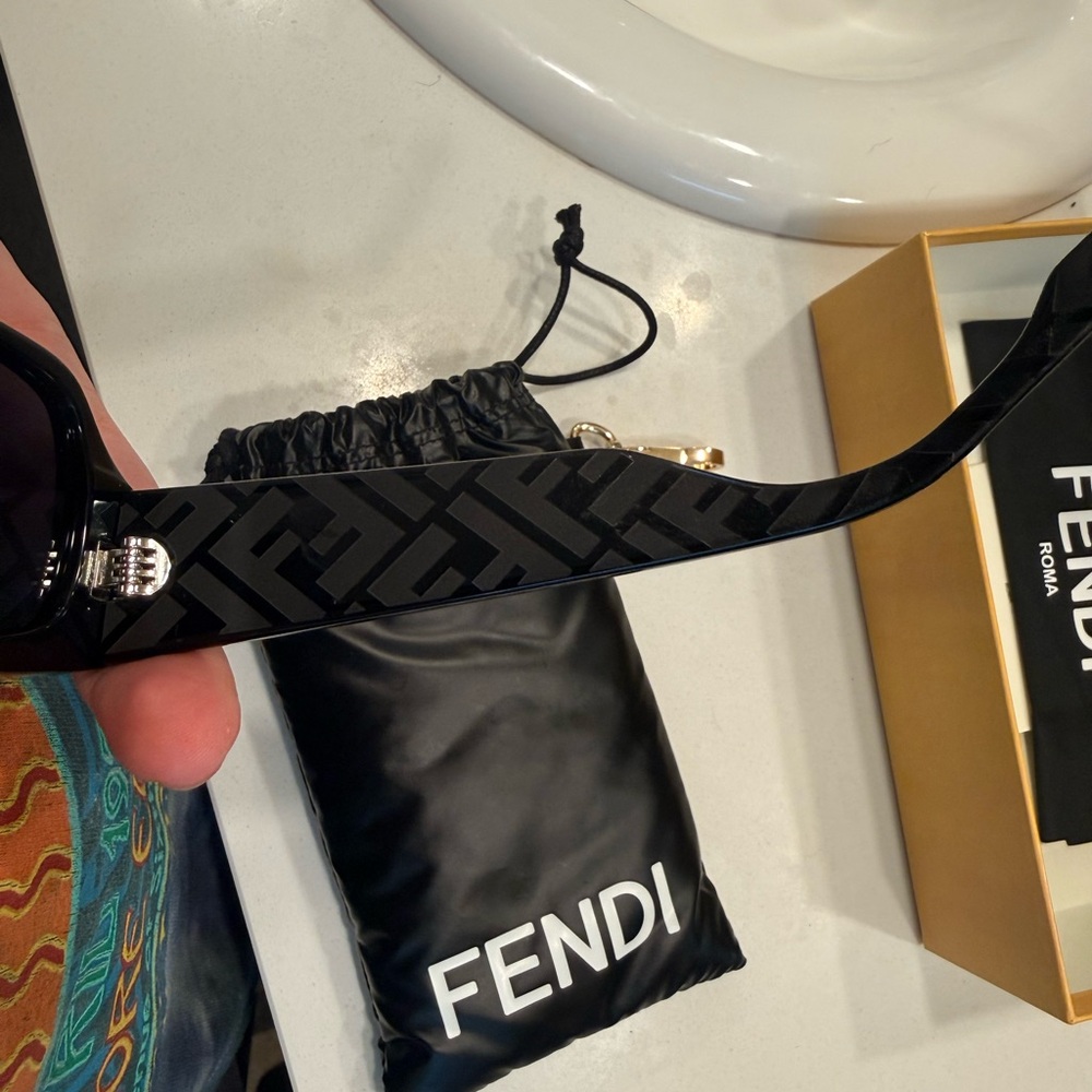 Fendi Black Rectangular Sunglasses with Gold FF D… - image 7